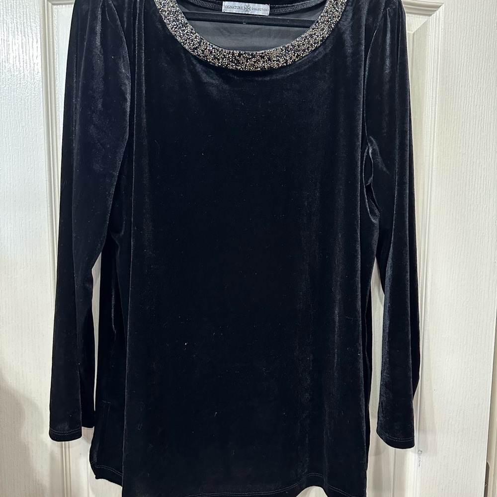 Elegant Black Velvet Long Sleeve Top nwot